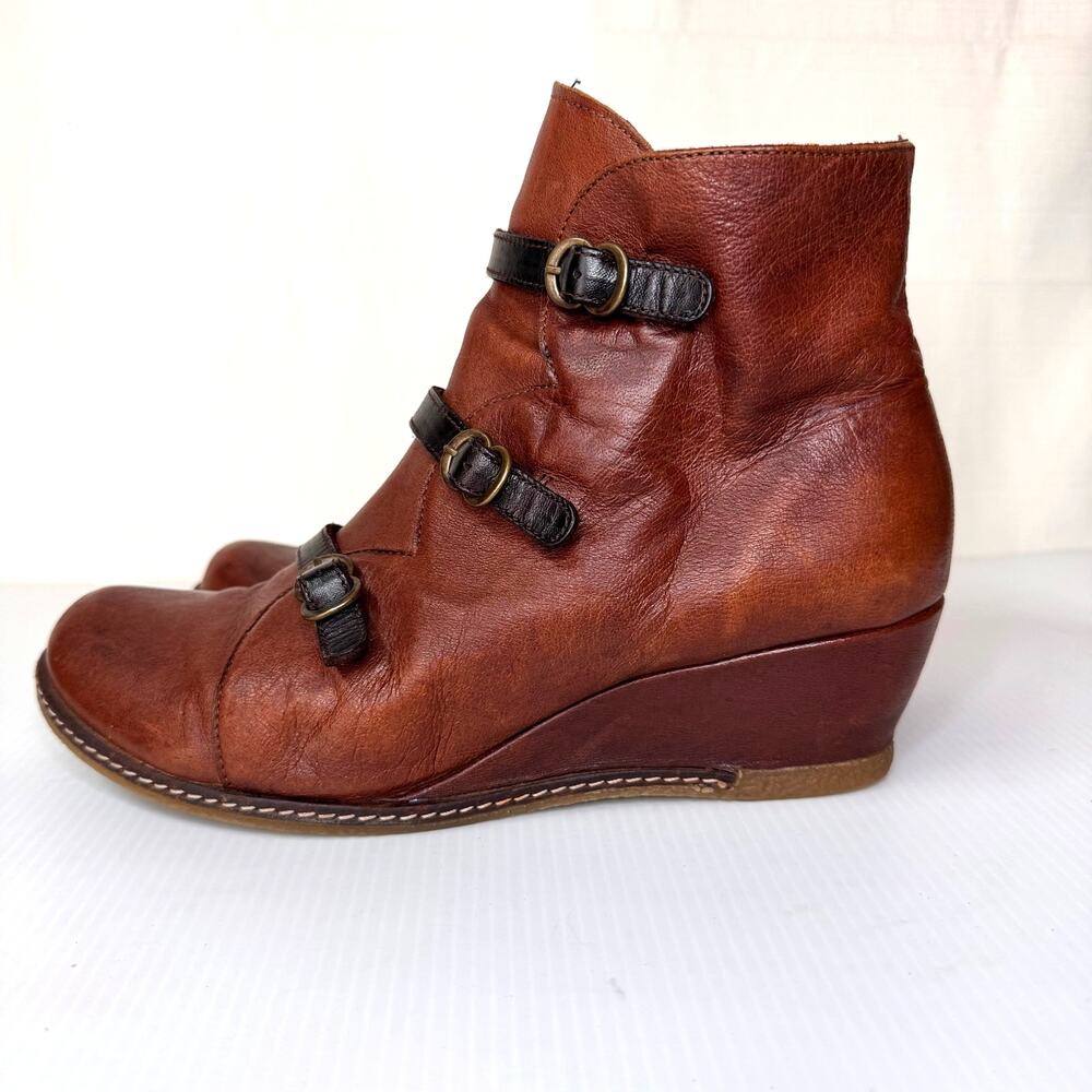 ERIC MICHAEL Lena Boot Women's EU 40/9.5 Leather Spain Buckles Wedge Boho - Picture 3 of 14